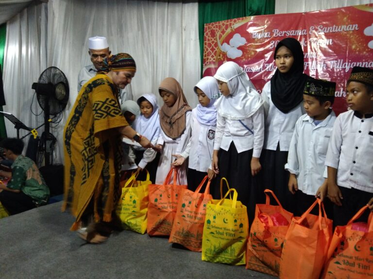 Yayasan Ukhuwah Fillah Tillajannah Gelar Buka Bersama dan Santunan 300 Yatim