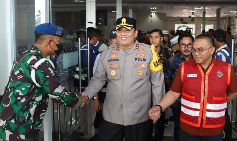 Kapolres Pelabuhan Tanjung Priok, Cek dan Kontrol Pengamanan Arus Balik Lebaran Penumpang Kapal