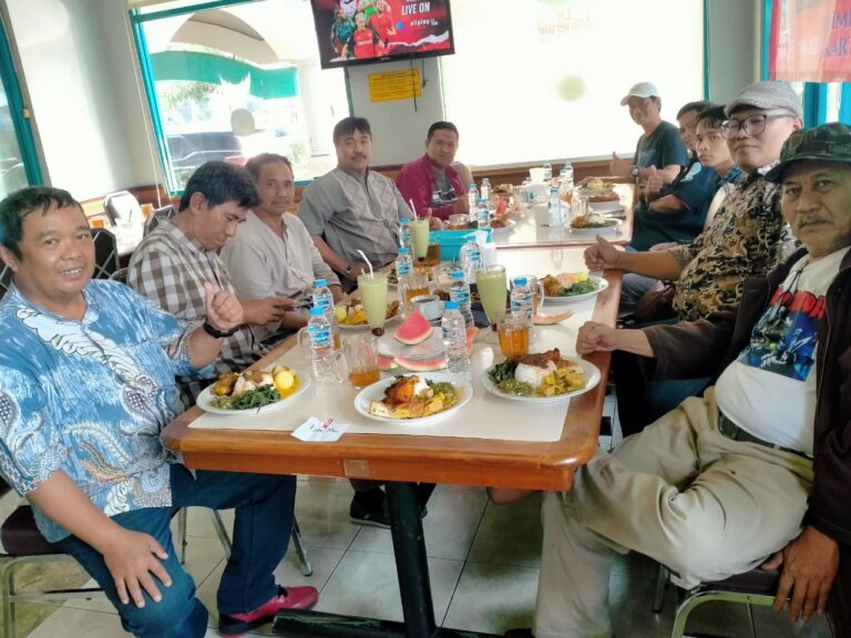 Temu Kangen Wartawan Amunisi: Kenang Sosok Hendra Usmaya dan Soroti Ancaman terhadap Kebebasan Pers