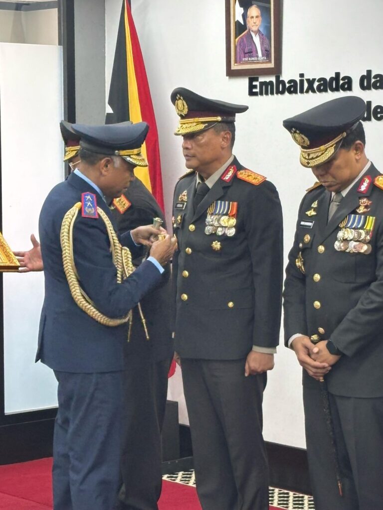 Kapolri dan Empat Pati Polri Terima Penghargaan Tertinggi dari Pemerintah Timor Leste