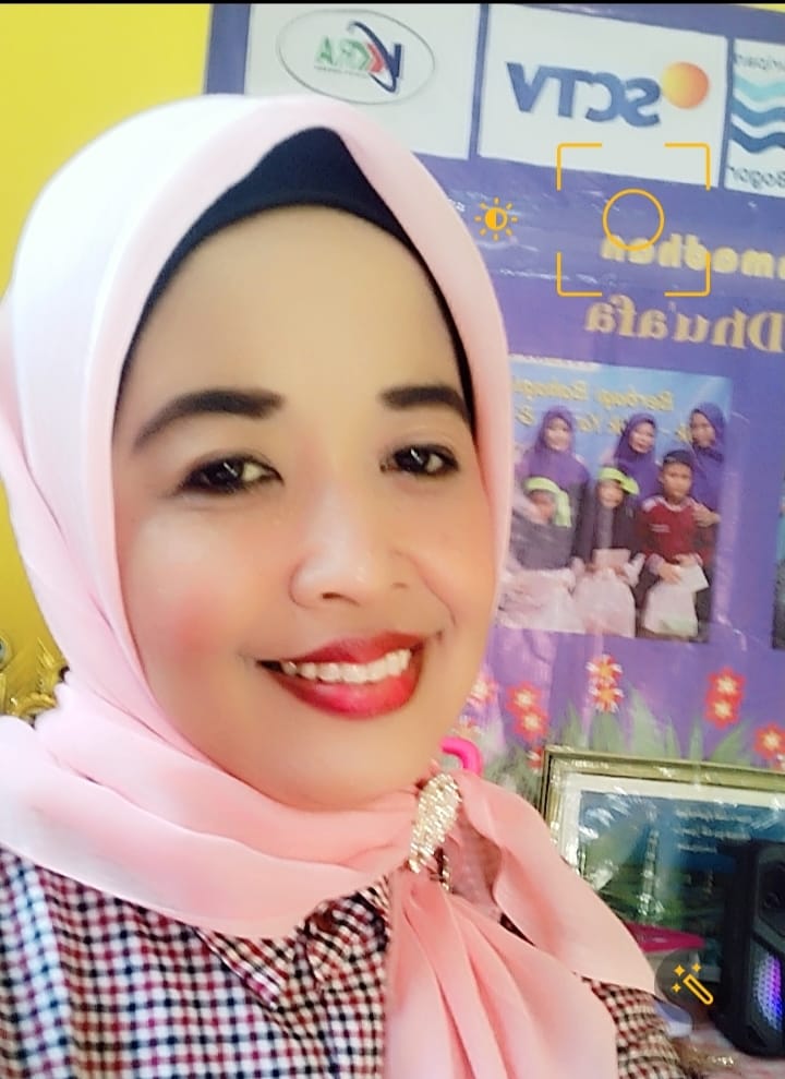 Kepala RA Altaufiq Fatahillah, Ibu Suwaibatul Aslamiyah S.Pd.I, mengucapkan Selamat Hari Pendidikan Nasional