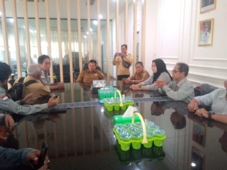 Efisiensi Anggaran, FWB dan Diskominfo Provinsi Banten Berdiskusi Tentang Iklan dan Advertorial