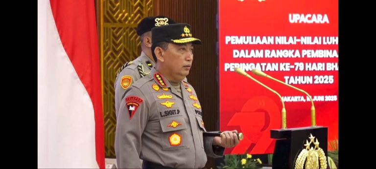 Kapolri Pimpin Upacara Pemuliaan Nilai Tribrata Jelang Hari Bhayangkara ke-79