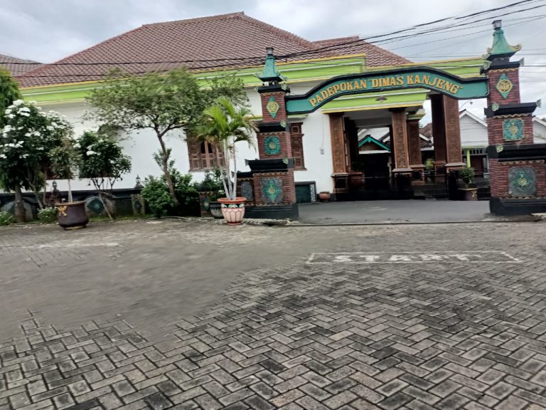 Padepokan Dimas Kanjeng: Menyebarkan Manfaat dan Ketenangan di Tengah Masyarakat