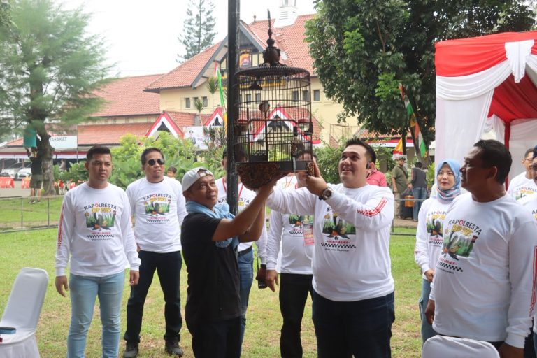 Lomba Burung Berkicau Piala Kapolresta Serang Kota Meriahkan Haru Bhayangkara ke-79