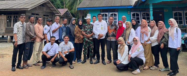 Acara Perpisahan Serda Junaidi Babinsa Resang Alih Tugas bersama Masyarakat binaannya Dengan suasana Haru,