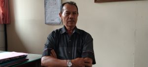 I Ketut kepala sekolah SMK Nasional foto by Sutarno