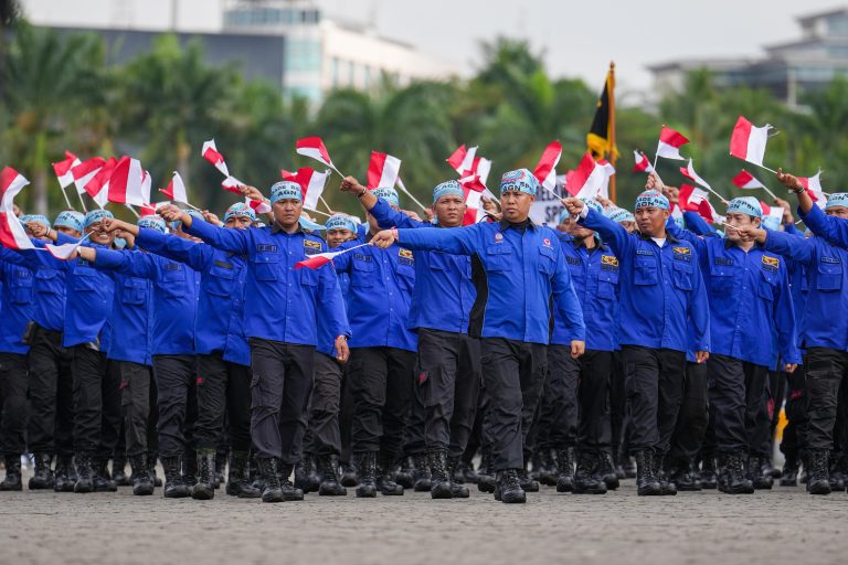 Bukti Nyata Kolaborasi Dengan Masyarakat, Buruh Meriahkan HUT Bhayangkara ke-79