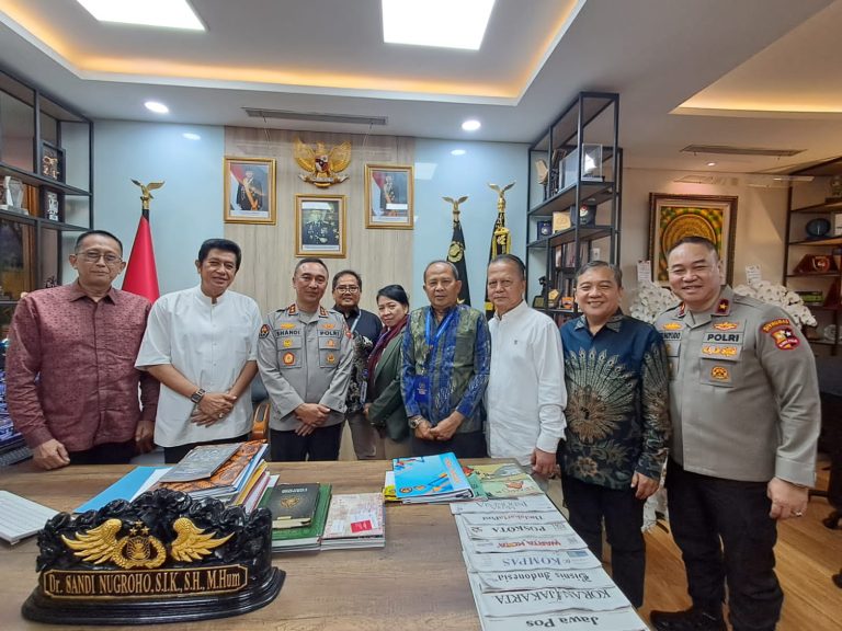 Kapolri Meminta Kepada PWI Segera Bersatu