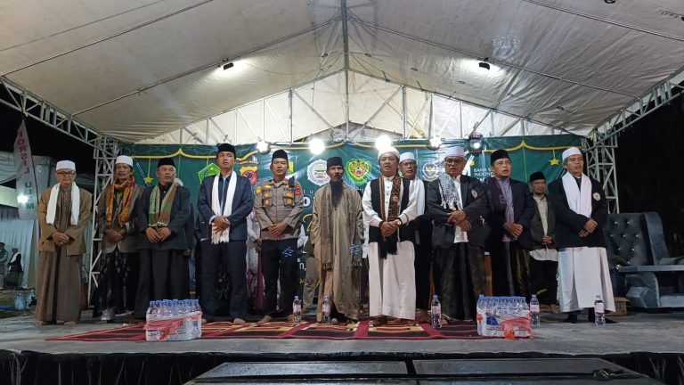 Warga Sangat Antusias Menyambut Tahun Baru Islam di Lapangan Winaya Raga Pasir Luhur