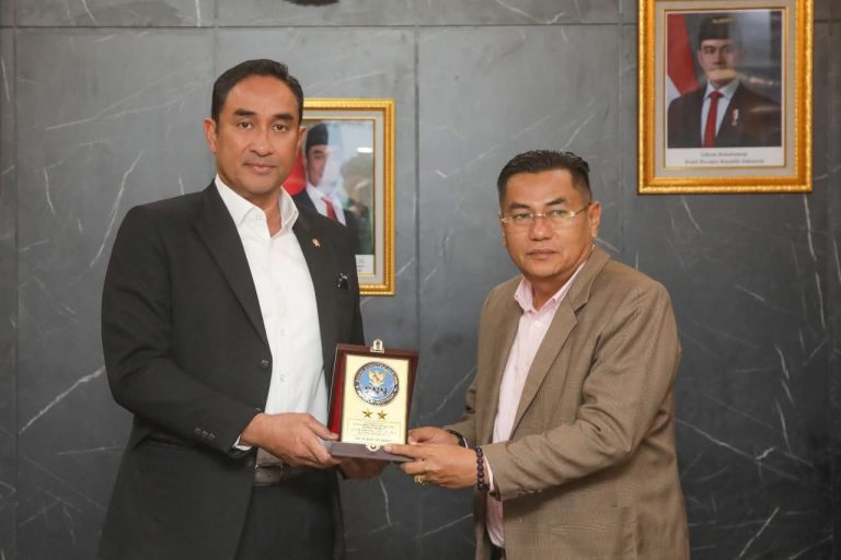 AUDIENSI BNN DAN PNP, BAHAS INOVASI ROBOT K-9 UNTUK PEMBERANTASAN NARKOTIKA