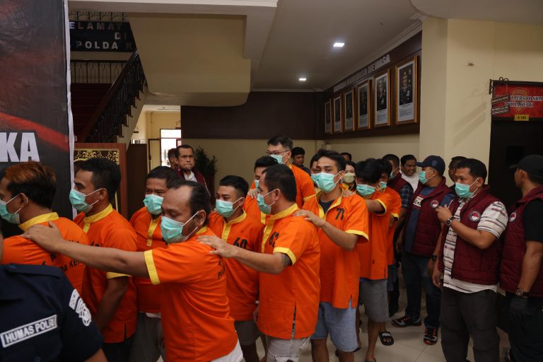 Kapolda Kepri Pimpin Konferensi Pers Ungkap Kasus Narkotika Periode Agustus-September 2025.