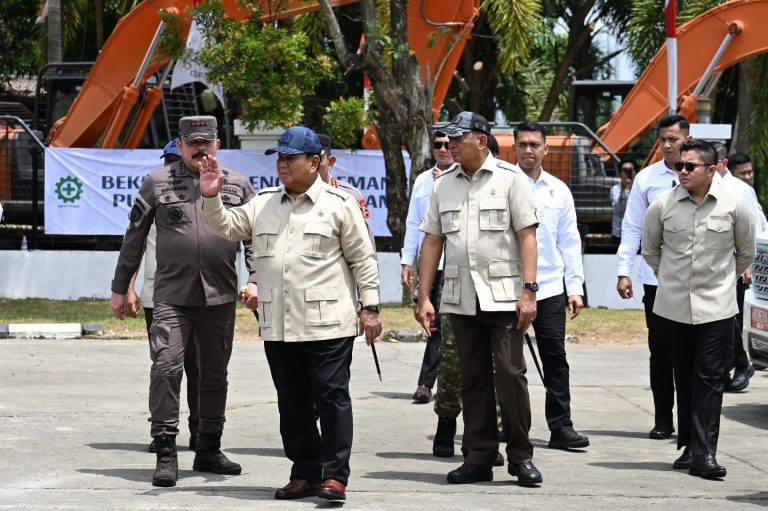 Presiden Prabowo Subianto Menyaksikan Langsung Penyerahan Aset Barang Rampasan Negara (BRN) Kepada PT Timah TBK.