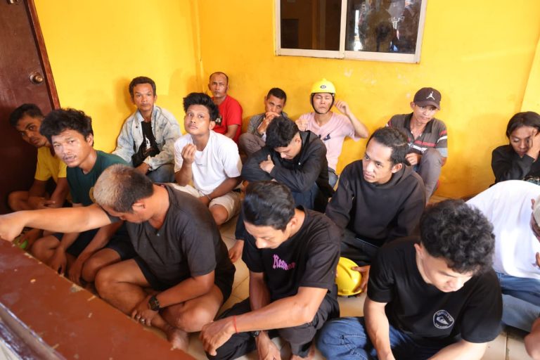 Polda Kepri bersama BNNP Kepri gelar operasi pemulihan terpadu di kelurahan muka kuning, puluhan warga