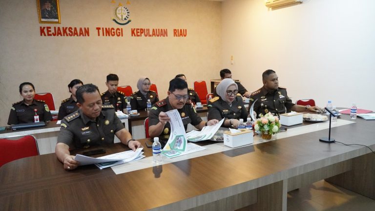 Kajati Kepri Selesaikan Kasus Penadahan 4 Tersangka dengan Pendekatan Restoratif Justice.