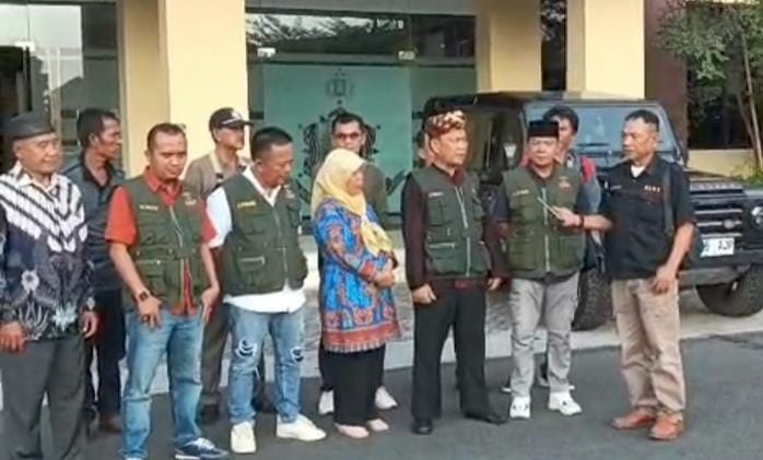 Perwakilan Angkatan Muda Badik Lampung mendatangi Direktorat Reserse Kriminal Umum Polda Lampung